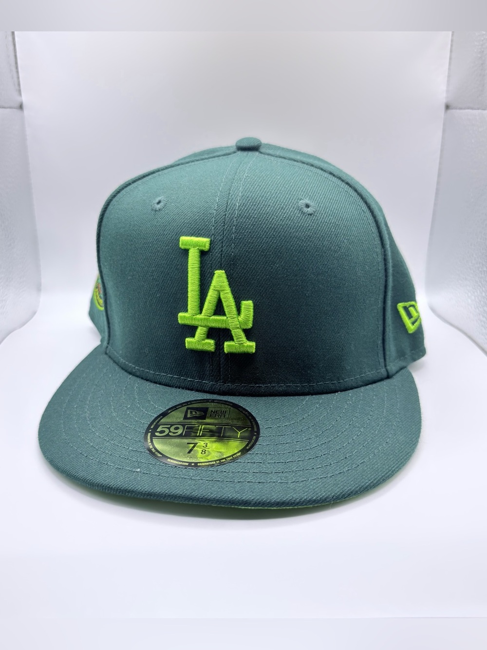New Era LA Dodgers Fitted Cap in green with Neon Green Logo 7 3/8